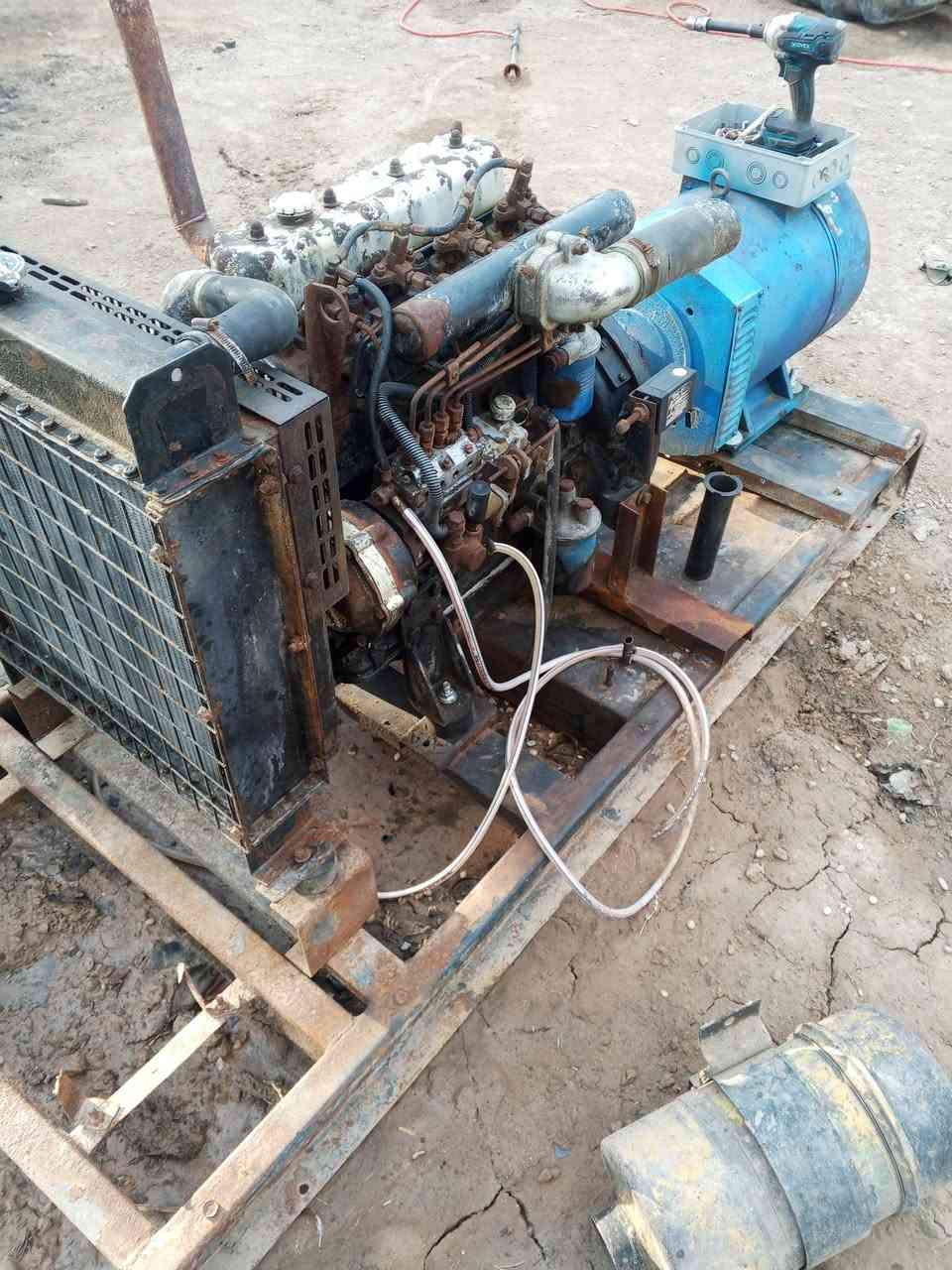 للبيع مولد ازوزة ياباني أربعة بساتم توليد 30كيفي شرط لاصرف ولا بخار المكان ديالى  الاتصال***********
