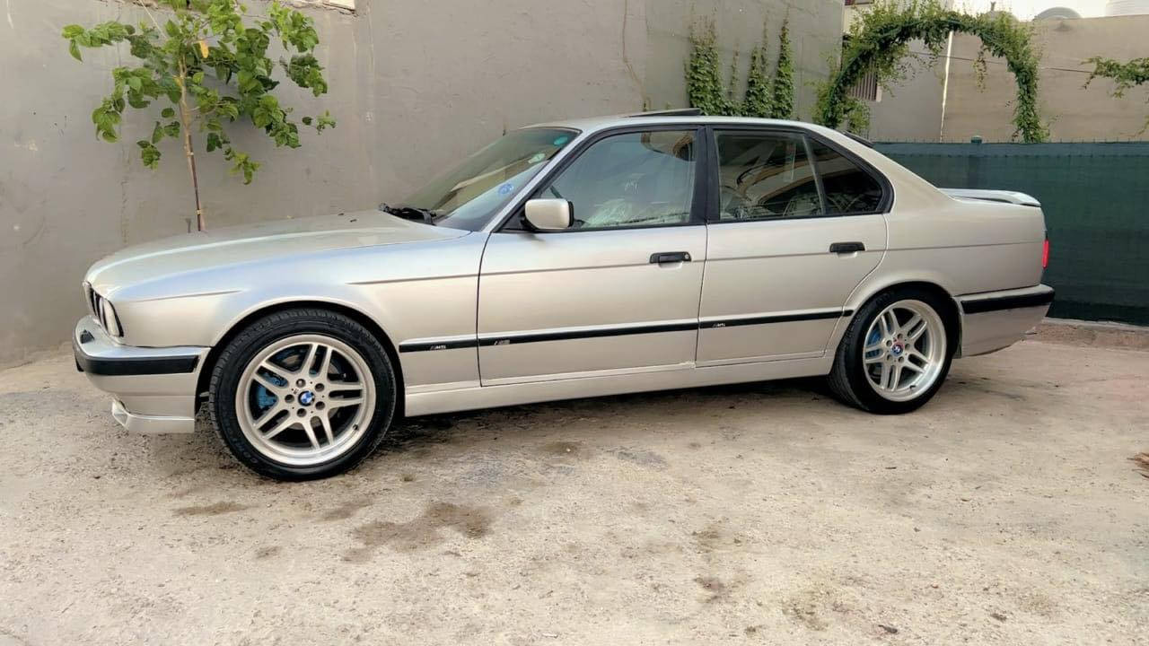 📣 للبيع او مراوس بـ X5 من موديل 2002-2005
✈️ بي ام دبليو 540 موديل 1993 اصل
BMW 540 - 1993 ✈️ 

💰 السعر 93 ورقة بيها مجال بسيط

• محرك 44 كير تمساح
• ⁠من 0 الى 100 اقل من 5 ثانية
• ⁠تراي 240 كم/س  الى اي مكان
• ⁠صبغ عام جمالية حقيقي بدون اي حادث او رصعات
• ⁠محرك حاوية لوك 44
• ⁠تخم تاير
• ⁠كير تمساح
• ⁠محرك وكير مكفول
• ⁠ويل خلية بحالة ممتازة 
• ⁠السيارة ادامة كاملة بدون اي نقص 
• ⁠السيارة جاهزة حتى للسفر بالطرق الدولية
• رقم دهوك هزة سنوية جديد تحويل ثاني يوم

📍مكان السيارة صلاح الدين الدجيل

☎️ رقم صاحب السيارة 
***********

‏‎⚠️ السيارة اعلان ممول غير تابعه للصفحة ليس لدينا علاقة في تحديد السعر وغير مسؤولين عن الاتفاق الذي يحدث بين البائع والمشتري
‏‎مع تمنياتنا للطرفين بالتوفيق
———
#بيع_سيارتك
