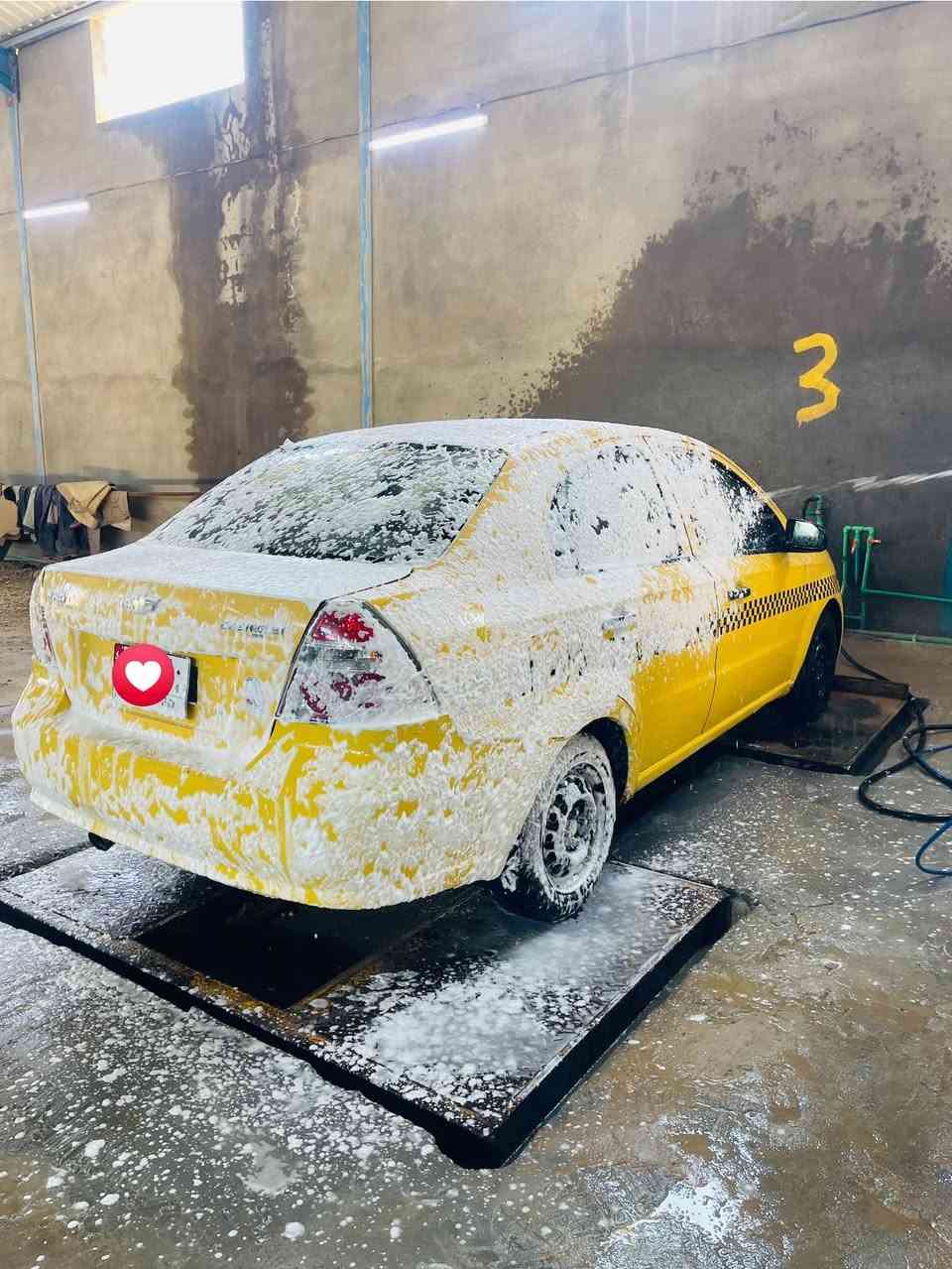 السلام عليكم افيو موديل 2010خليجي للبيع گير عادي مكفوله من الضربه القويه وشواصي بيه جاملغ بارد تبريد شغال 
بيه منضومه غاز كهربائيات كلها شغاله سياره ماعايزه شي دواخل نضيفه عليه هيئه وغرامات 720الف ينزل من سعره للاستفسار ***********السعر 45 بيه مجال
