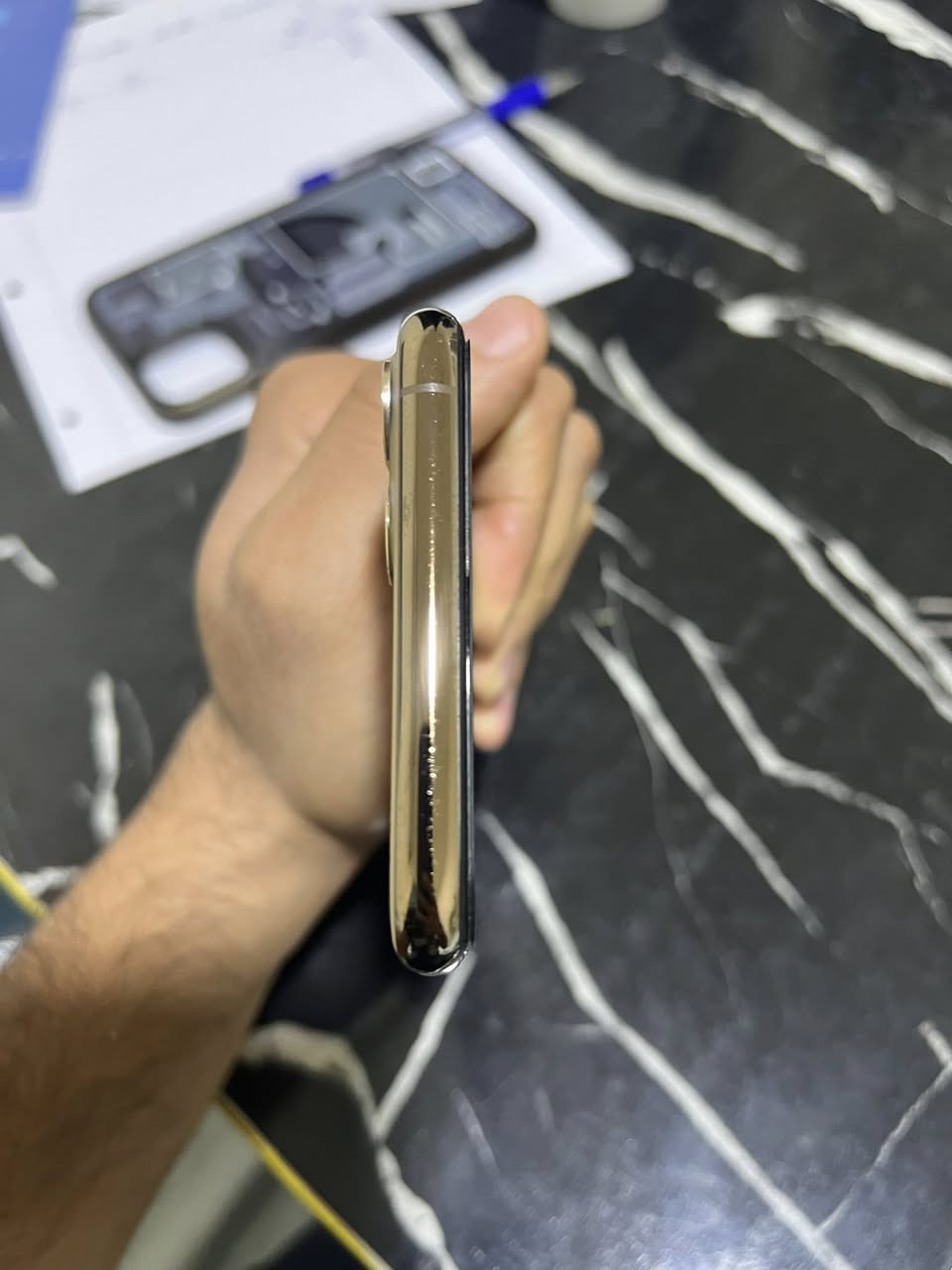 السلام عليكم ايفون11برو ماكس ذهبي ذاكره256 بطاريه 79 التلفون ماستر ونضافه 100بل100 مامفتوح وتر بروف  ومايصرف شحن السعر425وقابل للتفاوض مكاني ذي قار مركز رقمي ***********
