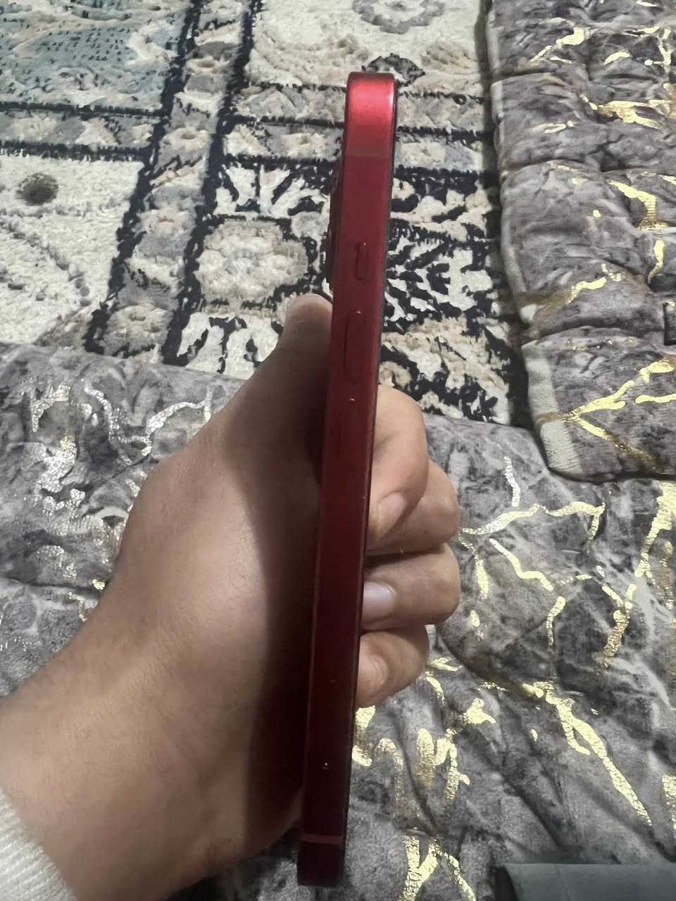 السلام عليكم
شباب ايفون ١٣ عادي للبيع لون دم الغزال كلشي مابيه بلادي وتفحصه اذا بيه شي رجعه بطارية ٨٠ ما مرفوع ذاكرة ١٢٨ونضيف جدا لامفتوح ولا مصلح يجي وياه كفر شفاف و لاصق حماية  سعر ٤٢٥ لتواصل واتس ***********
