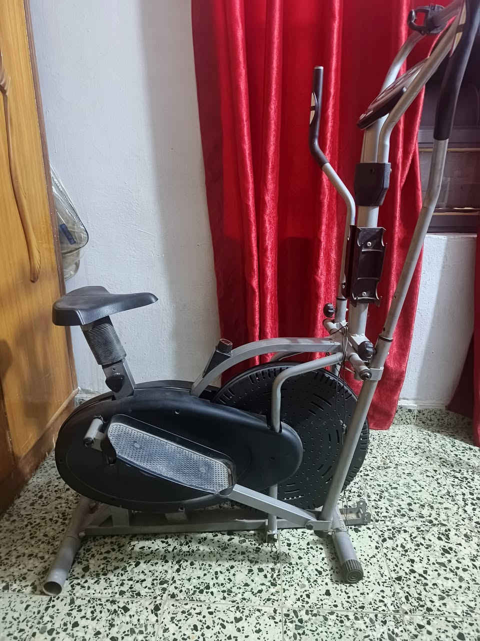 السلام عليكم مرخصه الادمت
عندي بايسكل للبيع مكاني بياع حي المعالف 
سعره ٥٠ قفل  *********** وشكرا
