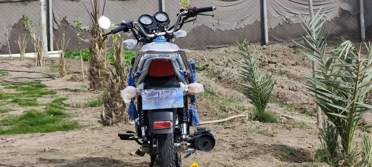 السلام عليكم دراجه دايون عظم موديل 21 اوراق اصولي دراجه كلش نظيفه رايتها مليون و250 وبيها مجال مكاني بابل ابو غرق ***********
