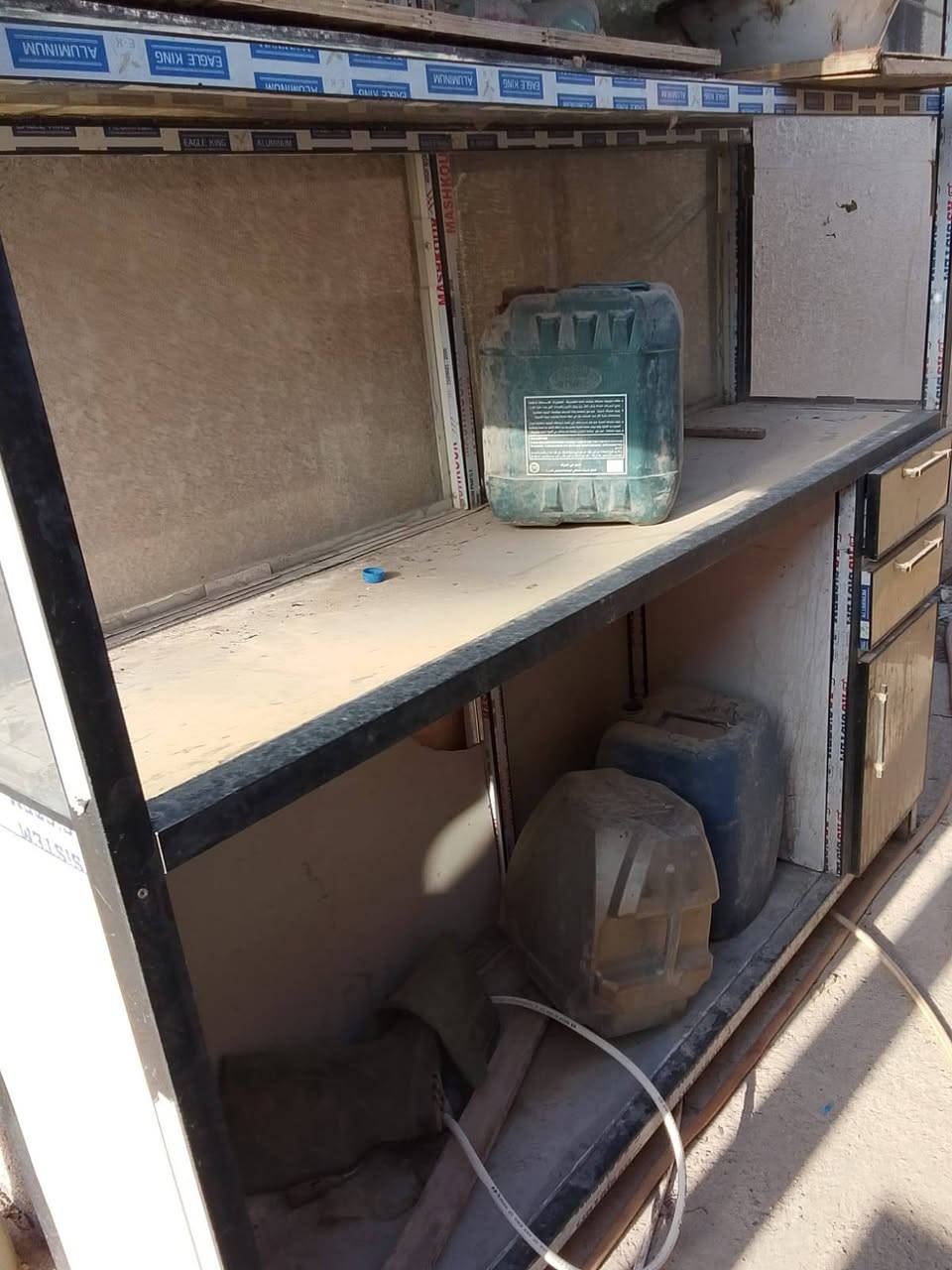 بريمزات. 65 وميز جام خانه وميزه لبيع مال فلافل ***********
