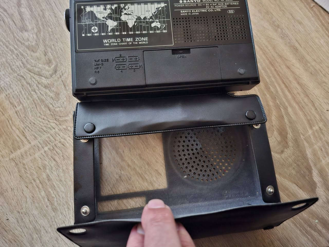 SANYO. وللجمال عنوان
FM/MW/SW 8 BAND RECEIVER
RP 8900


**إذا كنت صاحب هذا الإعلان وتريد حذفه لأي سبب، رجاءا أرسل رسالة إلى الدعم الفني**