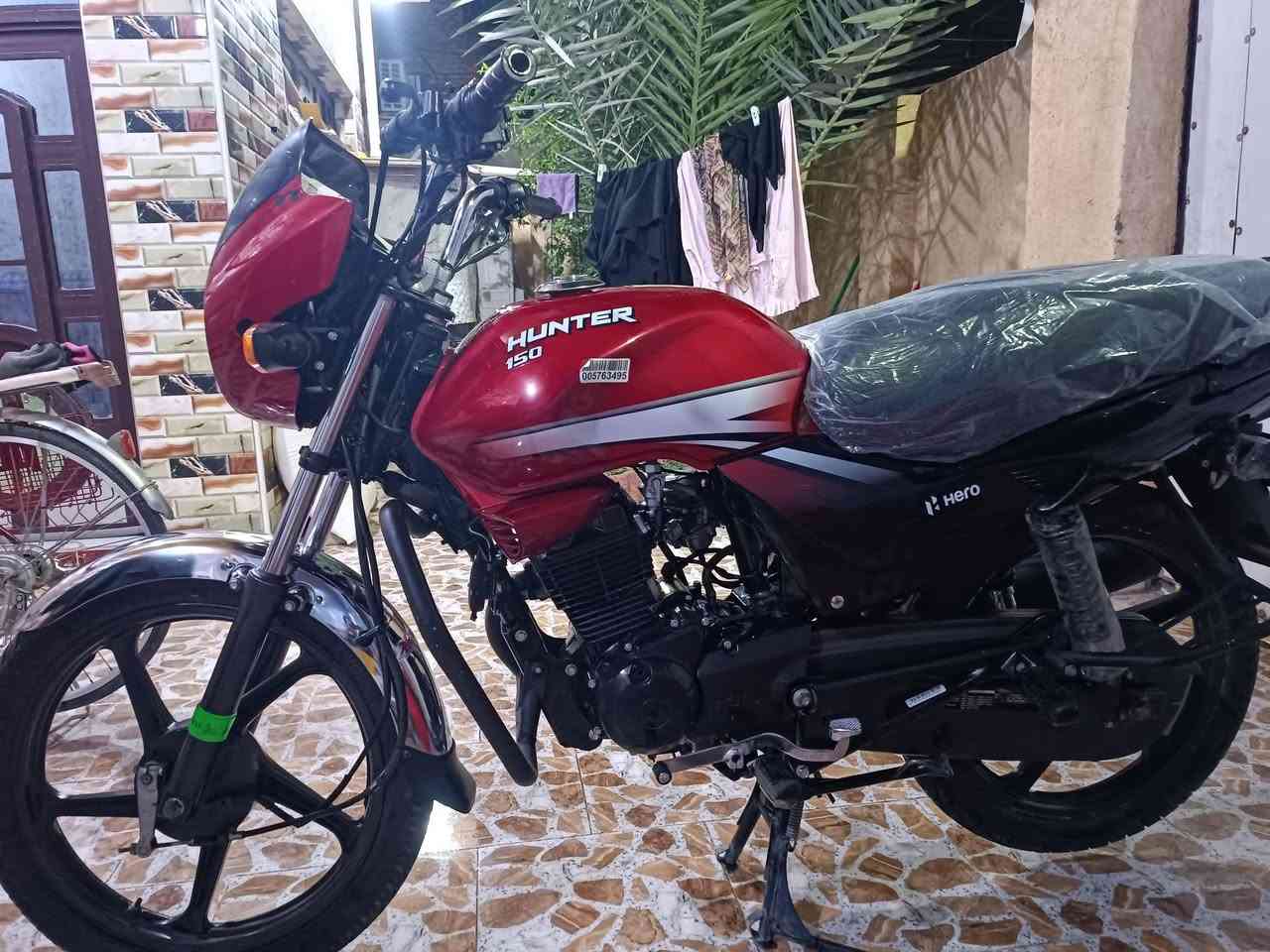 السلام عليكم دراجه هيرو للبيع موديل ٢٣ كفاله جديده اليريده ايدك عليه السعر واحد ٩٥٠ د ***********
