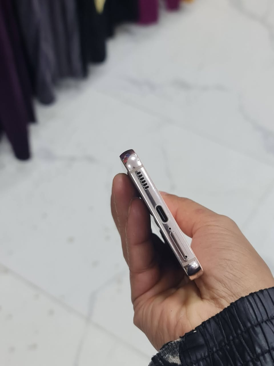 سامسونكS22 .5G
شاشا120هيرتز
ذاكره256
جهاز لوك شخط مابي فقط شاشا مكسوره
للببع ١٥٠ الف***********
