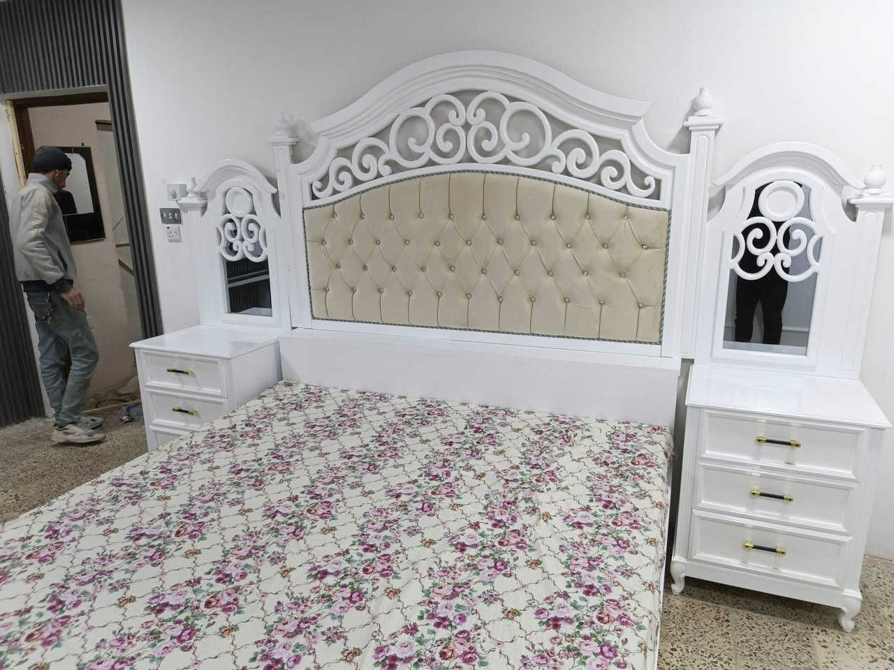 اعمال نجارية حسب الطلب تزگام درجة اولى
معمل ومعرض الباقر💫🔥
العنوان زويريجات شارع النجاجير
باقر***********
