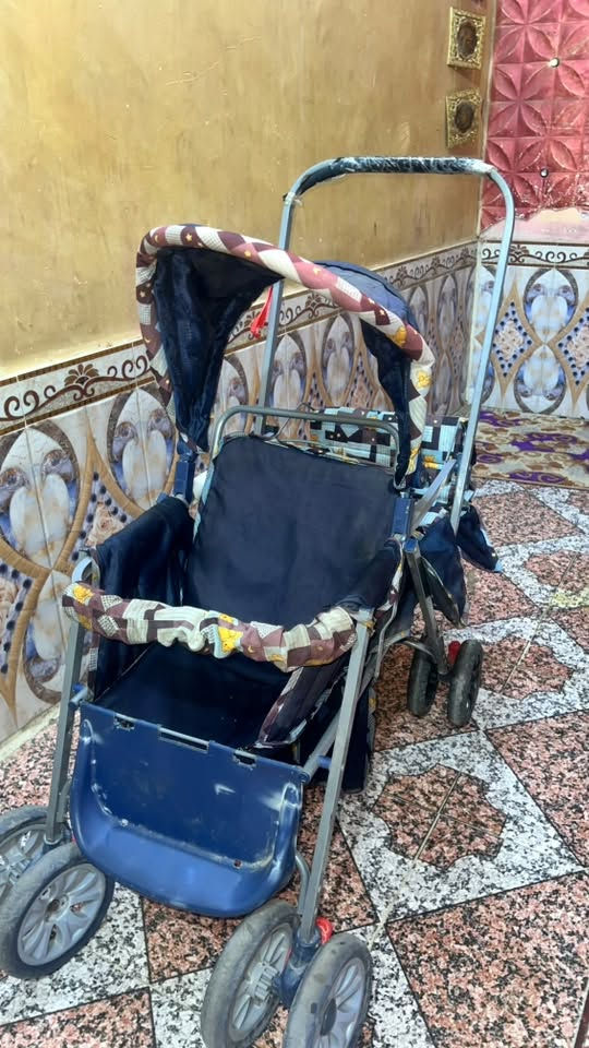 عربانة اطفال نفرين متسعملة شغاله تفيد بالزيارة مشاية ❤️
السعر : 25.000 وبيها مجال 
رقم تواصل : ***********
