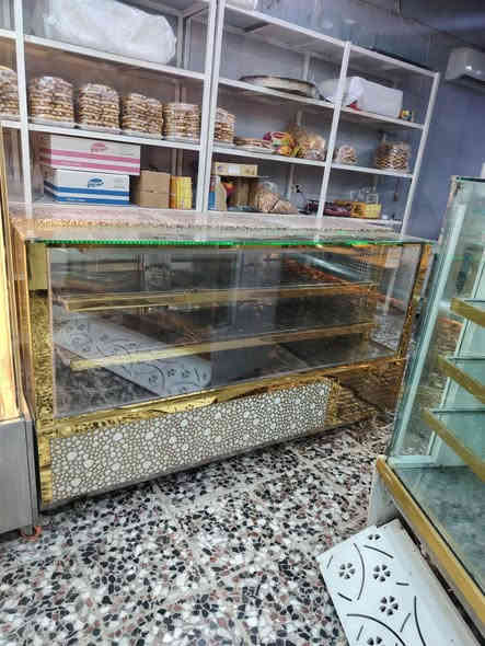 عارضه كيك للبيع شرط التبريد مكاني نجف وعندي توصيل *********** بي واتساب وسعره بمليون وربع وبيه مجال
