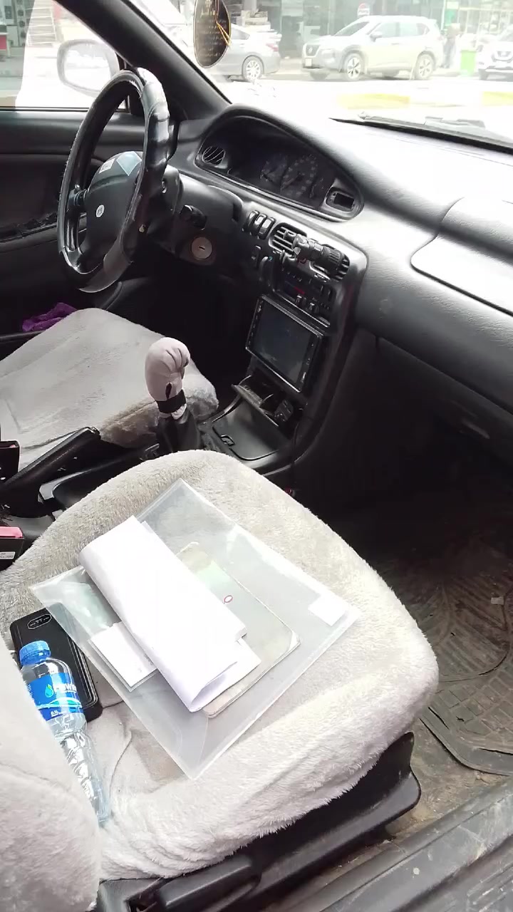 مازدا جانتا مۆدێلی1994 چوار دام کارەبایی سەیارەکە تەعمیر عامێکی زۆر مەزبوت کراوەتەوە ڕەقەم باریک ڕەقەم و سەنەوی تا 2030 نوێیە سبوغ عامی جوانی کراوە سەیارەکە نەقوستانی نییە  جەم پێکی زۆر بچوکی چامڵغی لای سایەقی هەیە هەتابڵێی جوانە ماڵی دۆستە بڕاوە و وەرگەران بەشەرتە 60 مەجال شوێن هەولێر ***********
