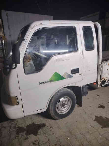 سلام عليكم كيا فونتيره للبيع موديل 1999 مكينه وكير وحداديه جديد تخم تاير جديد سيار رقم انكليزي نجف بسمي مدوار ثاني يوم سياره جازهه السعر 53 مكان السيارة نجف الاستفسار الاتصال على الرقم ***********
