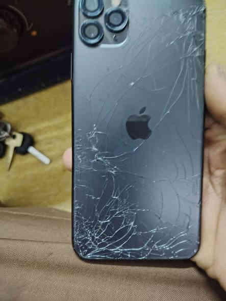 سلام عليكم للبيع   أيفون 11 برو ماكس مستعجل علا بيعته سعر 150 قفل شراي اتصل ***********
