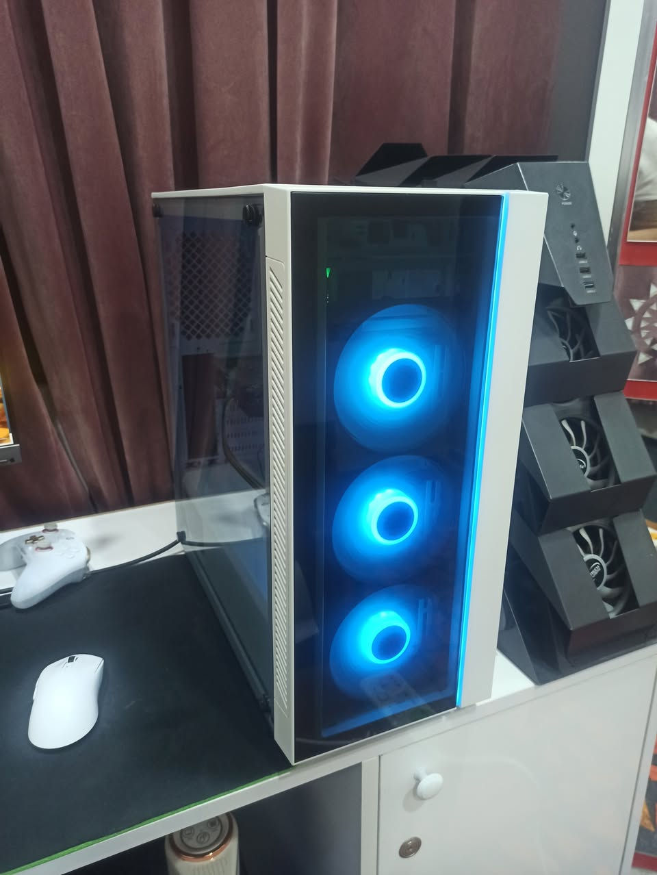 لسلام عليكم

💻 مواصفات:/
▫️ CPU:/ { INTEL® CORE™ i5-10400F PROCESSOR }
▫️ GPU:/ { NVIDIA™GEFORCE®GTX 1650 2FAN } 
▫️ M.B:/ { ASROCK H510M-HDV/M.2 } 
▫️ RAM:/ { ADATA XPG 16GB ( 2x8GB ) DDR4  3600MHZ  }
▫️ P.U.S:/ { 600W +80 PULS WHITE } 
▫️ STORAGE:/ { SSD 120GB + HHD 1TB  }
▫️ CASE:/ { DEEPCOOL MATREXX 55 V3 3FAN FULL RGB }
اخوان بس الكيس دينباع 120 الف واكثر فارغ ويمكم الحساب والرمات غير حجي

💰 السعر: 445,000 دينار عراقي
📍 مكاني: بغداد - الأعظمية
🚚 التوصيل: بغداد (5 آلاف) | المحافظات (6 آلاف)
📞 رقمي: ***********
