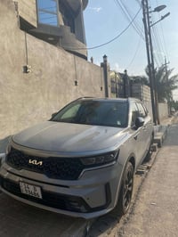 سورنتوا موديل 2022 ماشية 39 الف  وارد أمريكي الضربة مالتها صندوك ومبدل...