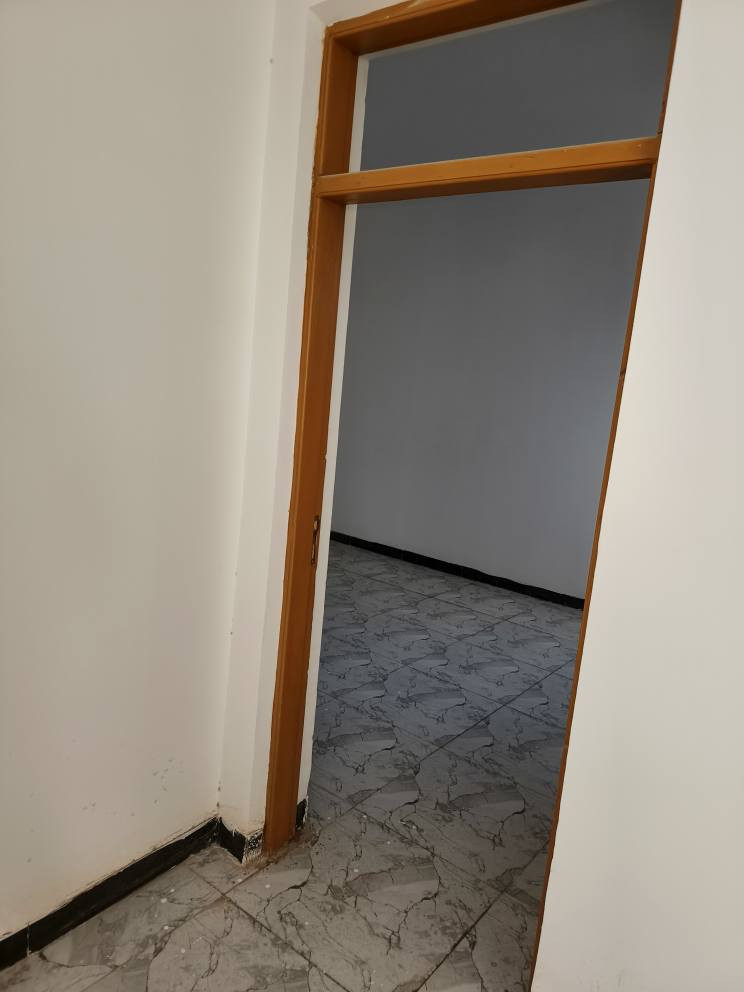 بيت 100 متر مربع للبيع يحتوي على غرفتين وصاله واستقبال ومطبخ وصحيات داخليه وخارجيه بناء درجه اولى صب كونكريت وطابوق
بيع مستعجل بسبب الظروف بيت غير مسكون جديد
‏‪***********‬‏ واتساب
