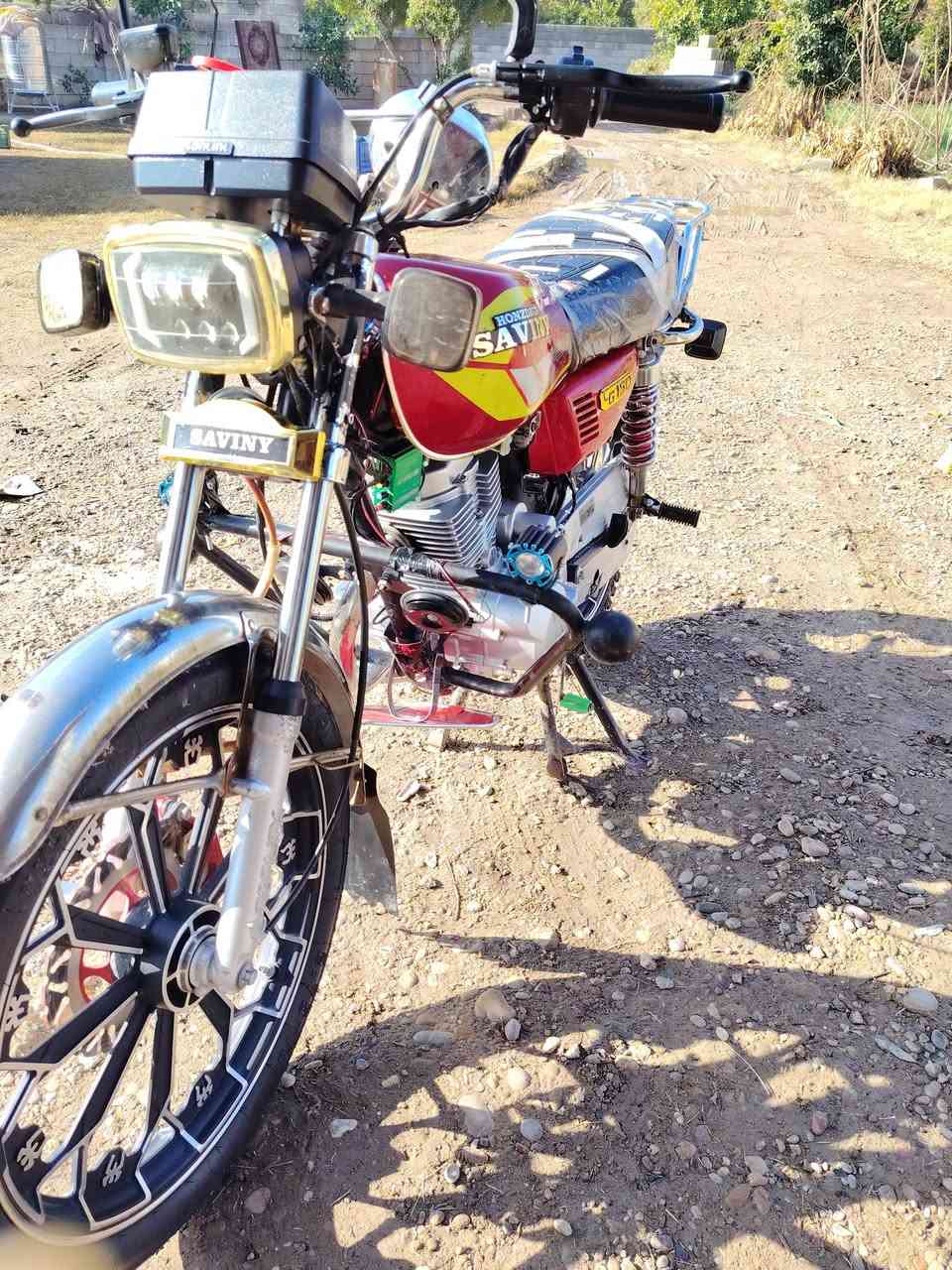 السلام عليكم ورحمة الله وبركاته
ماطور للبيع مكفول من كل شي ماطور ما عايزة برغي واحد 
محرك مامفتوح النضافه كدام عينك وبالواقع بعد احلى من الصور ماطور بي ام بي اثري سماعاة شغاله موديل 23 محدث 24 مكاني صلاح الدين ناحية الاسحاقي رقم التليفون 
*********** /او  ***********  موجود واتساب ماسنجر او بس رمش ع خط اني اخابرك
