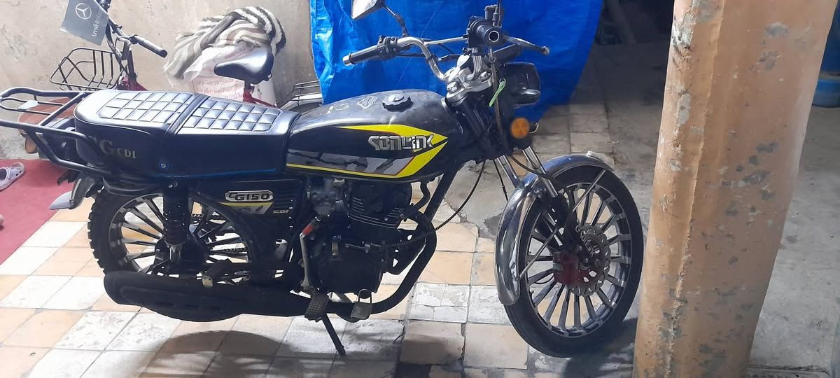 متاح دراجه ايراني موديل تشغي عن بعد سلف هندر شغال لايتات اشاير شغالات استاند تعليك صفح شغالات٦٠٠ المكان بغداد ***********
