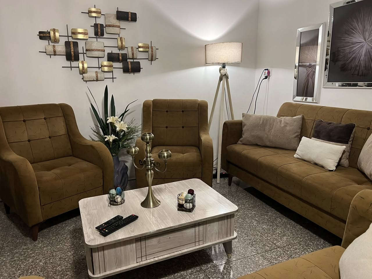 غراض للبيع جداا انضاف تخم ٧ مقاعد اي ظرر مابي نظيف وتكمه وعملي قماشه وتربروف سفنجه سوفت الشراي يتفظل خاص المكان بغداد


**إذا كنت صاحب هذا الإعلان وتريد حذفه لأي سبب، رجاءا أرسل رسالة إلى الدعم الفني**