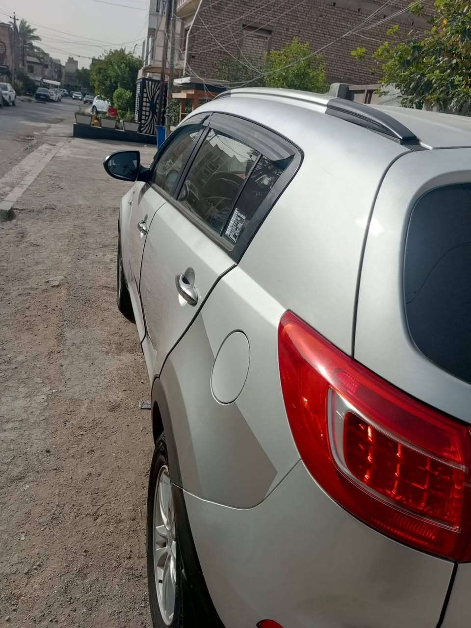 السلام عليكم مكلف بالنشر رقم صاحب السيارة 
***********
***********
كيا سبورتج موديل ١١  جاهزه من كلشي كير محرك صدر تبريد شاشه كاميرة حساسات مكينه ٢٤٠٠ رقمها انكليزي اربيل للبيع او للمراوس بغداد, العراق
