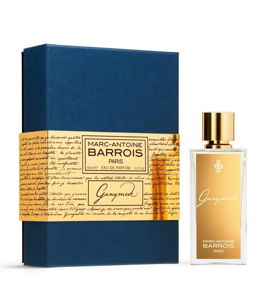 المنتج: عطر جانيميد (Ganymede) من مارك أنطوان باروا (Marc-Antoine Barrois) للجنسين، يأتي في زجاجة بحجم 100 مل.الوصف العطري: يتميز برائحة خشبية وتوابل مع نوتات جلدية ومعدنية، تم إصدارها عام 2019 من قبل المصمم كوينتين بيش.المكونات: يفتتح العطر بالزعفران واليوسفي، ويحتوي على قلب من البنفسج والأوسمانثوس، وتستقر قاعدته على الجلد ونوتات معدنية.


**إذا كنت صاحب هذا الإعلان وتريد حذفه لأي سبب، رجاءا أرسل رسالة إلى الدعم الفني**