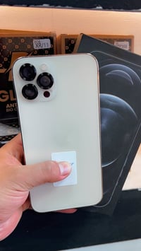 ايفون 📲12 برو ماكس لون ذهبي  مميز  بطاريه🔋85  ذاكره 256  نموذج M  شخط ...