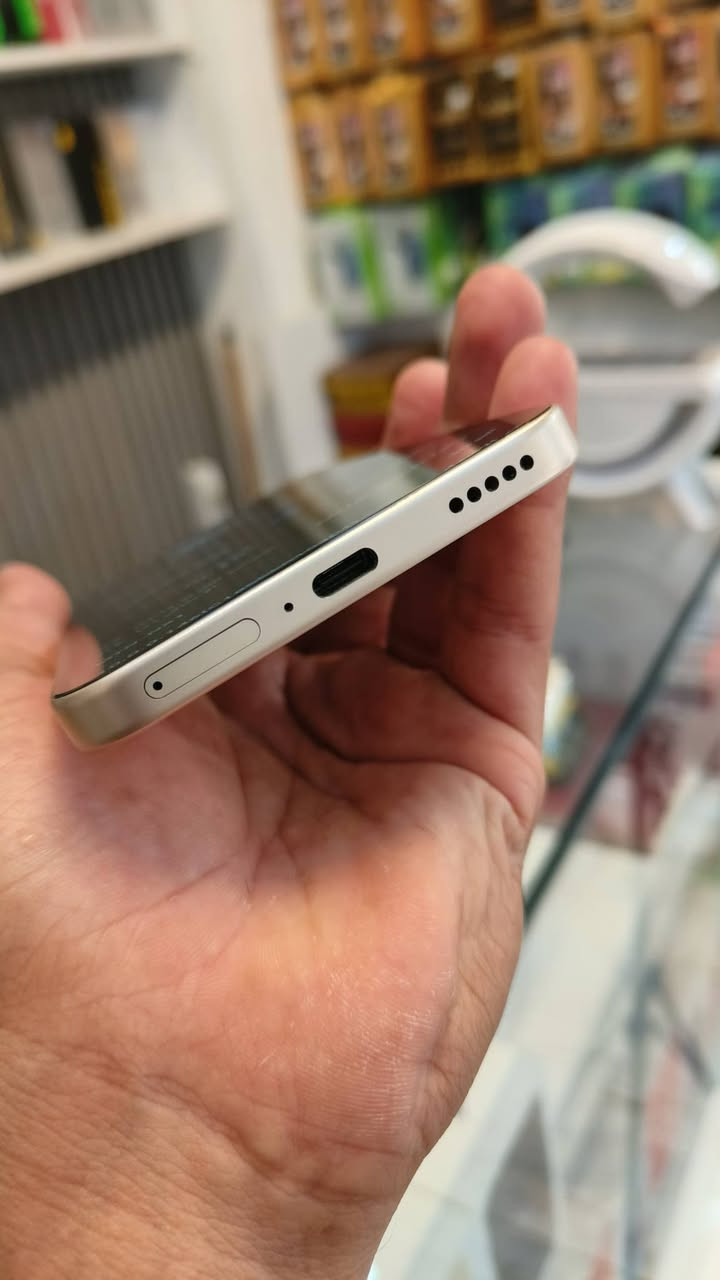 🔥 HONOR X9D 🔥
🤍 اللون الأبيض الملكي
💾 ذاكرة 256GB
⚡ رام 12GB
📦 كامل الملحقات الأصلية
✨ مستخدم نظافة 100%

جهاز فخم بكل معنى الكلمة 😍
أداء سريع، بطارية جبارة، وتصميم يخطف النظر 🔥
مرتب جداً وجاهز للفحص والتجربة 👌

💰 السعر : 400 ألف فقط

📍 اكسبرت موبايل
الديوانية غماس السوق شارع المصرف قرب صيدلية دار الحكمة
📞 ***********
