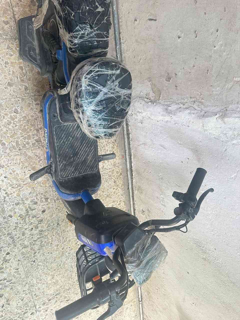 دراجه شحن للبيع نضيفه سعره 250 الف دراجه نضيفه حلوه كلشي شغال بيه ***********
