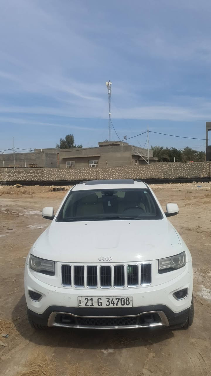 جيب كراند شيروكي  هيمي ٨ سلندر 
 لمتدد ٢٠١٤ خليجي فول بدون جكات فور ويل
بيهه جاملغ مصبوغ والبنيد بي كارت
السياره عليها منضومة غاز 
تخم تاير جديد 
حداديه نضيفه 
السعر ٢٠٠ وبي مجال 
*********** واتساب
