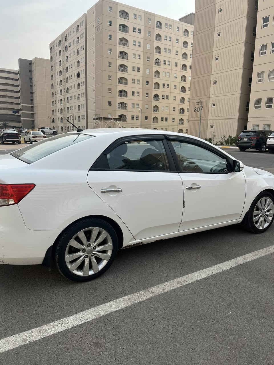 كيا سيراتو 2013 
فول 1/1
بصمه
فتحه
مري شفط
اشاير بل مري
حساس خلفي
بصمه
تبريد بيانو
تحكمات استيرن
شفتات كير عادي
السياره فولل مناقصها شي 
تبريد تدفئه فول 
كير محرك مكفول

السعر: 116
للاستفسار ***********
