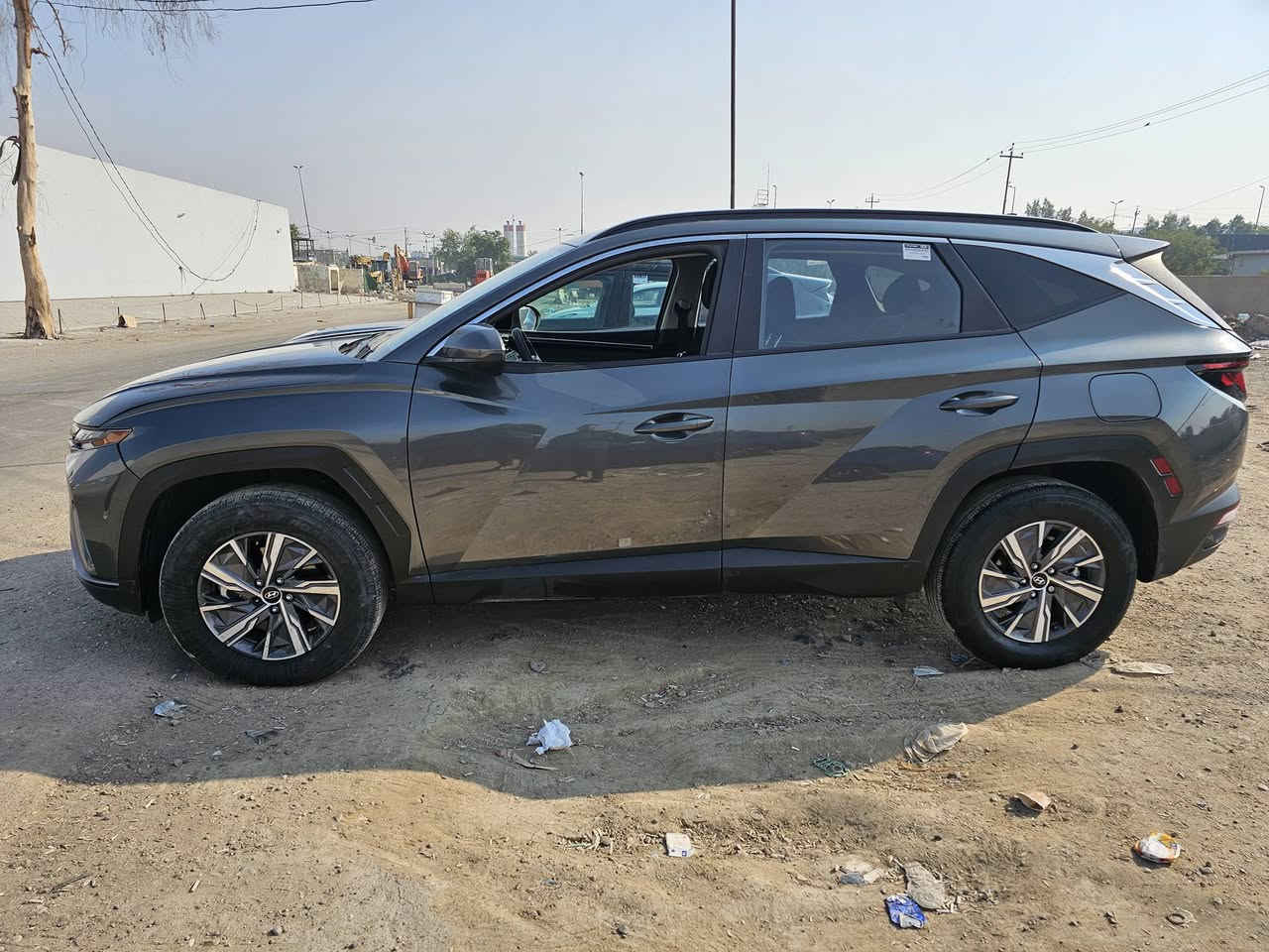 هونداي توسان هايبرد موديل 2024 وارد امريكي
#_السعر_182_ورقة و بيها مجال للطيبين.
ضربتها دعامية و بنيد و مبدلها بلادي.
جاملغاتها سليمة 
هذا رقم الشاصي 
KM8JBCD10RU222641
و هذا رابطها مال صور امريكا مباشر
https://share.google/Dy9HaK0CIps8IerxB
السيارة ماشية 9 آلاف ميل وقابلة للزيادة
كشنات تدفئة وتبريد 
كير بيانو ابو الدكم
تحكم ستيرن 
رقم بغداد 
موقع السيارة بغداد مقابل مرور الطوبجي 
#_السعر_182_ورقة وبيها مجال للطيبين
التواصل *********** يوجد واتساب
