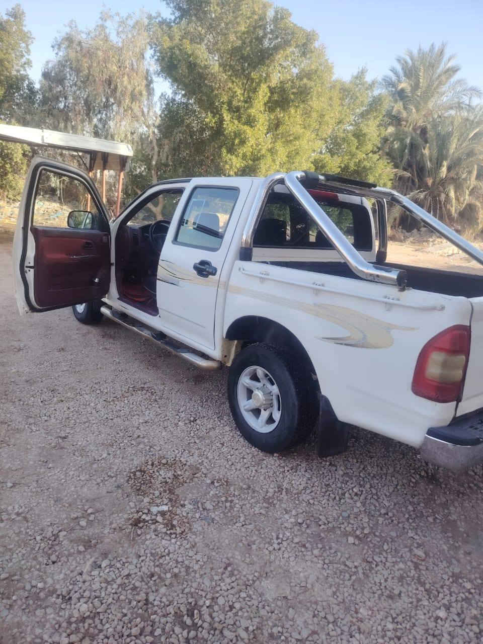 السلام عليكم 
بيكم كنوة 2012 رقم انكليزي سيارة نضيفة خياس مابيهة 
وجهة فلاونزة بسمي مداور ثاني يوم السعر ٥٧وبيهة مجال قليل لستفسار ***********
