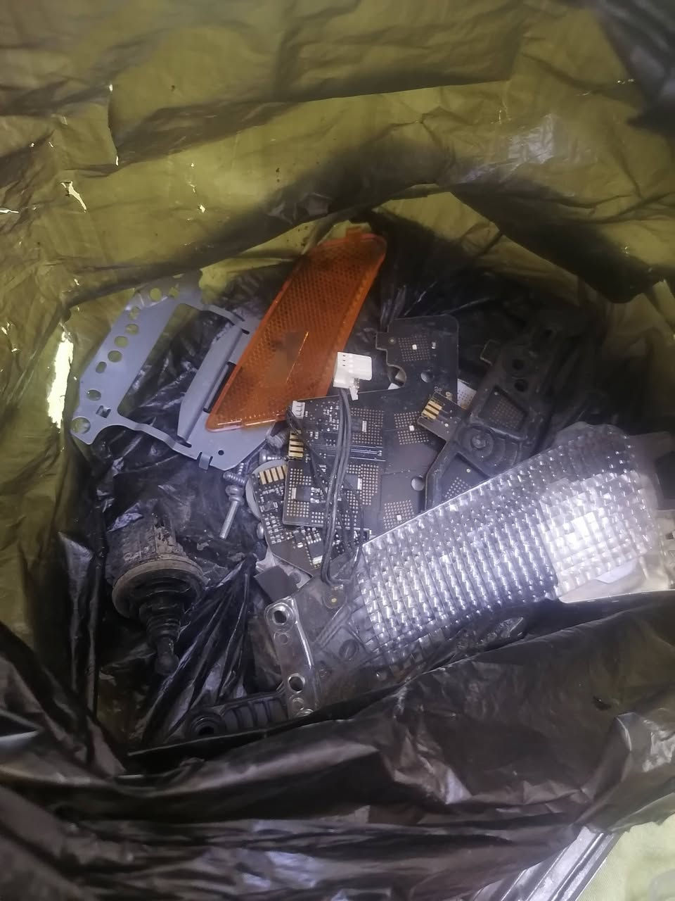 كارتات لايت أمريكي اصلي ابو اللد...
وادوات صدر أمامي العلوي.. للبيع ***********عقيد علي
