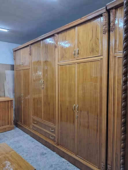 يعلن معرض الموسوي عن وجود غرفه نوم نظيف كلش داخل وخارج صاج ضهر جرجوبه دنك زان مصري ونقش زان مصري زاويه كنتوريه بارتفاع الكنتور الغرفه لون عسلي اي استفسار خاص او الاتصال ***********
***********واتساب
