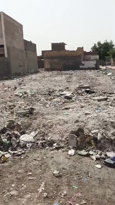 قطع اراضي مساحه 400م واجهه 11م البيع شلع أو حسب الطلب توجد كل الخدمات بلظباط الثانيه شارع 15 تجاري السعر 70 وبيهه مجال لاتصال ***********
