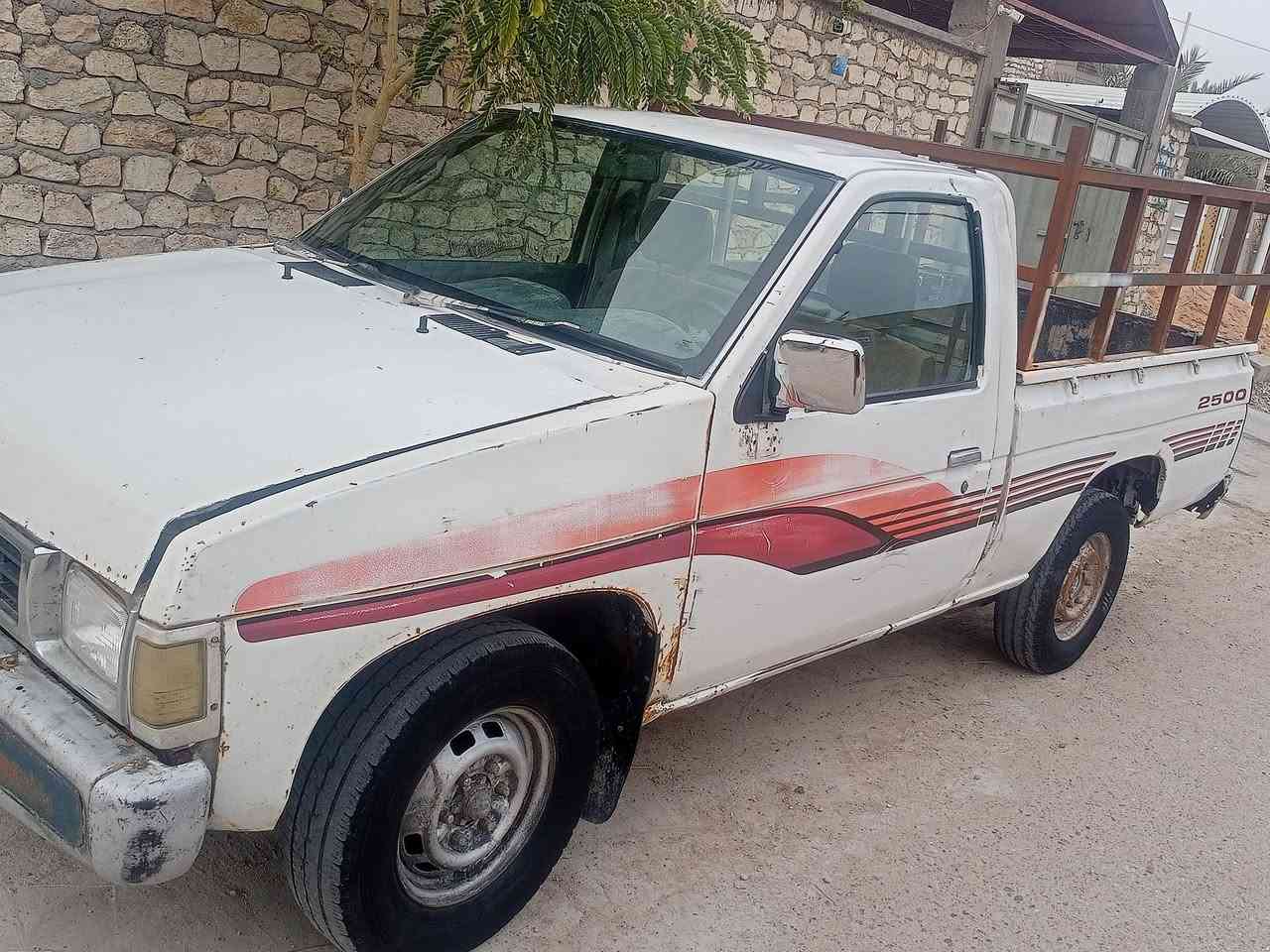 مراوس فقط كيا حمل  بيكم نيسان موديل 95 رقم بغداد رقم مميز2900  تواصل ***********
