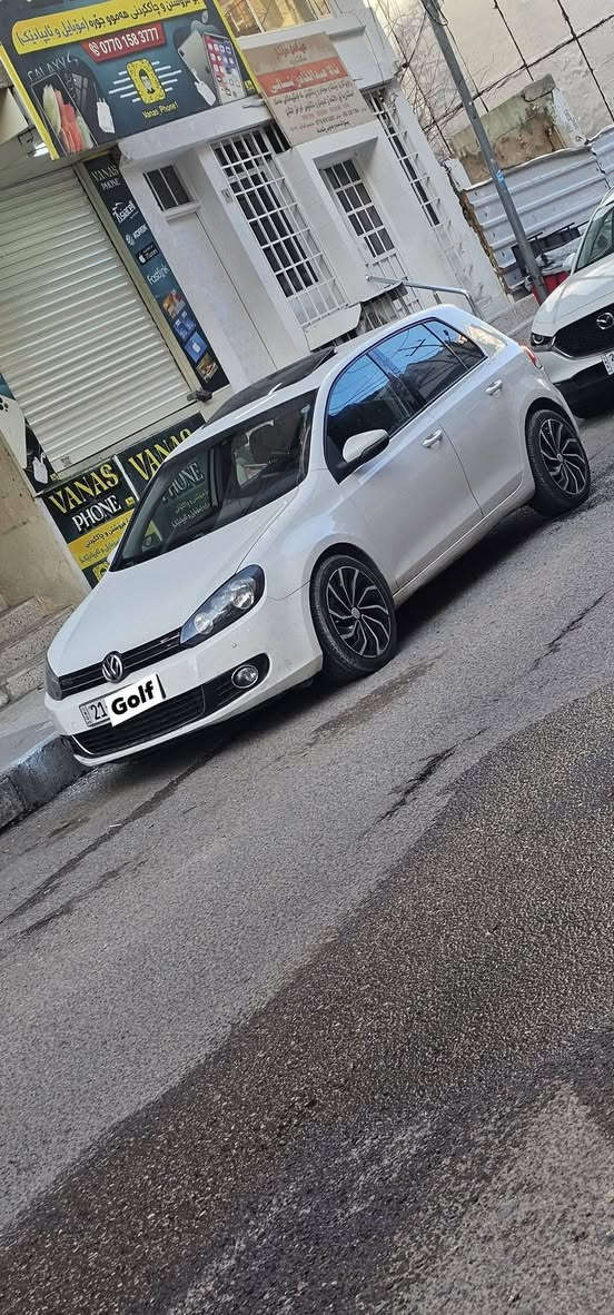 فرۆشتن
گۆڵف 2011 خلیجی سڵاید فول مواسەفات
مەکینە 16 بێ تۆڕبۆ مەرغوب 
زۆرکەم ڕۆشتوە تەنها 153هەزار
لەنزیک لەرەسم جوانترە  بێ شوختو چاڵو سارد پێشو پشتی کەپس بەقەد2017 پاک ماوەتەوە
دودرگای پەمپە بیلادیە بێ ئێرباگ 
نرخی 94 مەجالێ کەم
شوێن سلێمانی
***********
