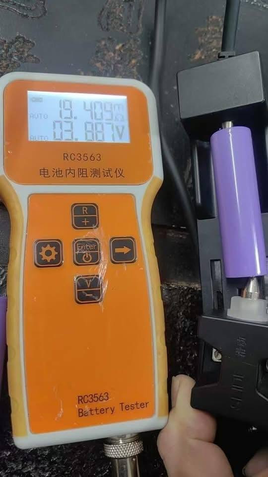 ◀️وصول بطاريات ليثيوم 2000mah▶️
مفرد 
سعر الخليه( 2-10) الفين و نص 
جمله سعر الخليه (50-250) الفين وربع
جديد تاريخ انتاج
(2026/1/18)
قطع محدوده ***********
