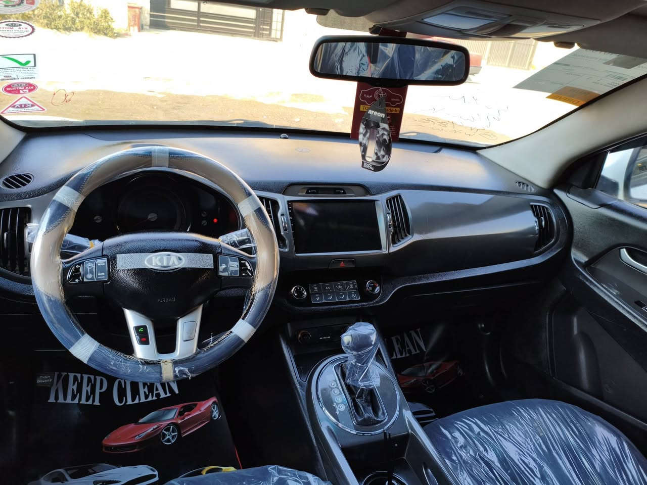 سلام عليكم 
سبورتج موديل 2012 خليجي 
رقم بغداد مشروع وطني ...باسمي 

المواصفات
مكينة 2000 
ماشية ....160,000 Km
بانوراما 
تحكم استيرن 
شاشة اندرويد مسجل ....كامرة 
تغليف أرضية جلد 
تغليف كشنات مع النايلون 
صدر جديد 
تايرات جيدة 
تخم ويل كاب 

الملاحظات / سيارة بيها بيبان ٢ صبغ إثر ضربة مع نصف جاملغ الخلفي ....ال اعرفة فقط ...ال يريد يجي وبفحص

السعر الكلي / 135 ورقة وبيها مجال الطيبين 

العنوان ...بغداد ....حي الجهاد ...الضباط ..مجاور شقق السلام

رقم الهاتف /  ***********....***********
