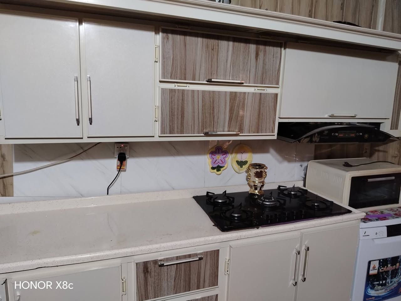 السلام عليكم كاونتر للبيع نضيف مثل ما واضح بصوره ويا ساحبه وطباخ ممستخدمات ابد ولا مره للبيع 
السعر 550وبي مجال


**إذا كنت صاحب هذا الإعلان وتريد حذفه لأي سبب، رجاءا أرسل رسالة إلى الدعم الفني**