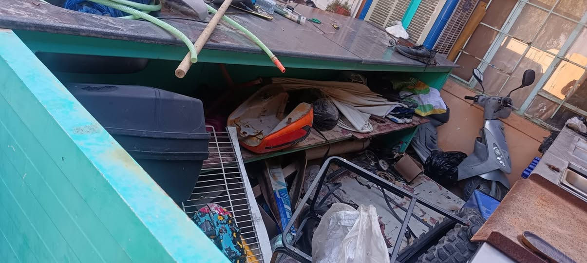 سلام عليكم كرفان او مطعم كامل مكمل سقف سندوج حديد تقيل لحيم درج اول مرمر  يرادل اشوي ترتيب با سعر مناسب جدن  عنون كركوك عرفه رقم صحب  ***********
