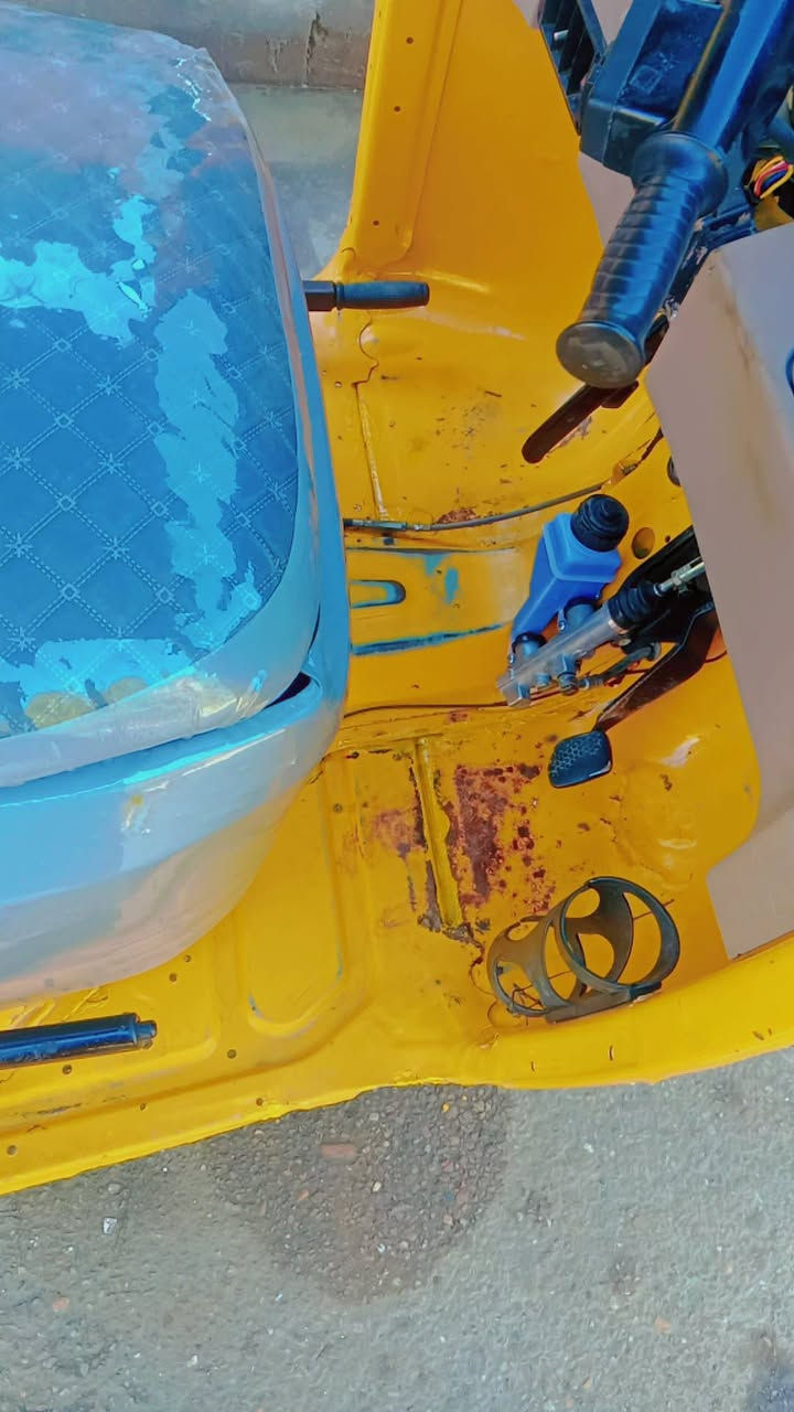 سلام عليكم تكتك للبيع موديل 20شهر 11 عنوان شهداء عبيدي ستفسار عله رقم ***********
