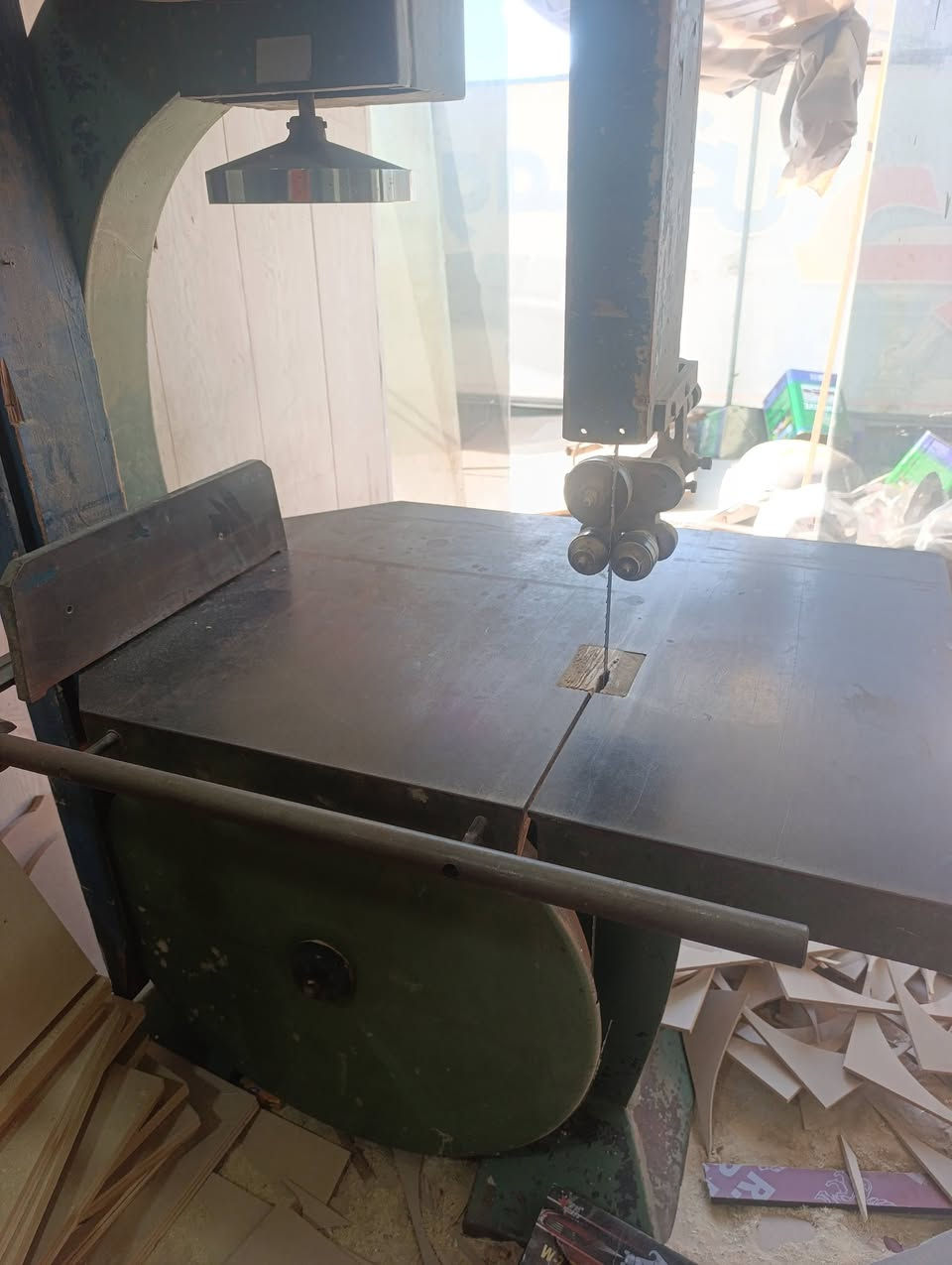 معمل متكامل للبيع
الموقع الشعب قرب جامع الشروفي 
***********
