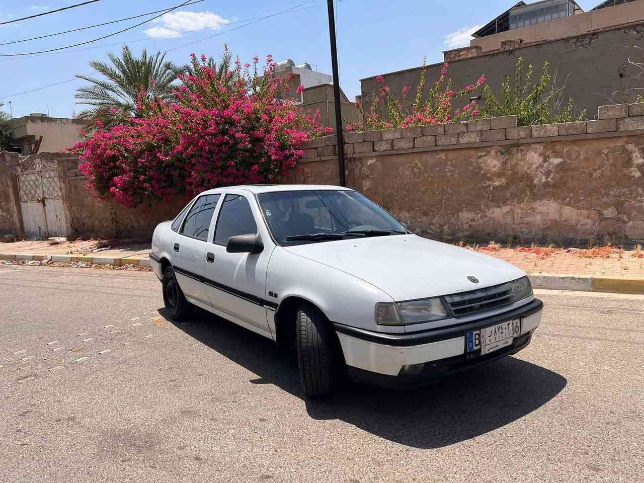 السلام عليكم جميعاً 
من رخصة الادمن 
حبيبي اوبل فكترا  موديل 1992 رقم بغداد مشروع وطني سنويتها لحد 2029 لون ابيض صاحبها اني تحويل وكالة مثل ما تريد 
غرفتها جديدة كهربائياتها كاملة 
محرك حجم 18 شرط مامفتوح برغي ما طاخة صبانة 
ماشية 350 الف 
عنبار بريك جديد دسكات بانزات جديد 
كلج و عينه و بوربرين جديد صدر جديد 
دهن و فلاتر جديدة كهربائياتها كاملة  الظفيرة الداخلية چطل واحد ما بيها كلها على البلاد الجامة الامامية جديدة يعني مابيها اي نقص   دفتر بانزين موجود بطارية قبل 3 اشهر شديتها  سيارة مال بيت 
ضررها مابين الجاملغ والصندوك نص بنص 
الهلالات والدوس مصلحات يعني مابيها قطرة خياس 
ترايك وين ما تريد 
سعرها  43  ورقة 
السيارة بكركوك  
*********** اتصل و تدلل
