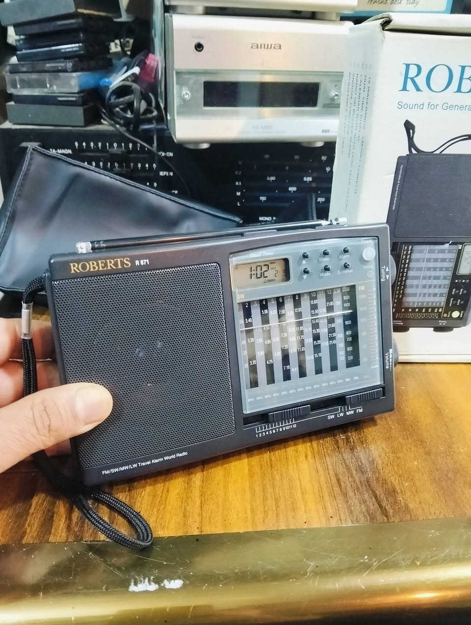 راديو روبرتس الانكليزي
جهاز جديد بالكارتون مع حافظه الجلد الاصليه 
موجات الراديو 15 موجه مع FM 
سحب ممتاز للمواجات المذكوره 
يعمل باتري قلم عدد 4 
يوجد فديو بالمنشور يوضح التشغيل 
للحجز المراسله على الخاص


**إذا كنت صاحب هذا الإعلان وتريد حذفه لأي سبب، رجاءا أرسل رسالة إلى الدعم الفني**