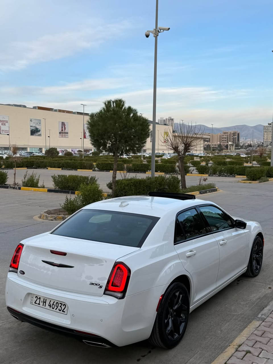 السلام  عليكم ورحمة الله وبركاته 

‏‎‏‎       ——— لـلـبـيع  ———

كرايسلر اوباما   — Chrysler Obama

‏‎‏‎وراد أمريكي.     —  بدون ايرباك   

‏‎‏‎الموديل           — 2023

فئة.                 — 300s 

حجم المكينه   — 3600/ V6

‏‎‏‎اللون               — ابيض    

‏‎‏‎المسافه المقطوعه — 32.000 

‏‎‏‎حاله السياره. — كلين تايتل  

‏‎‏‎المواصفات 
‏‎‏‎- بصمة تشغيل 
‏‎‏‎- بصمة أبواب 
‏‎‏‎-تشغيل عن بعد 
- فتحة سقف ( بانوراما ) 
‏‎‏‎-ترحيب عند الاقتراب 
‏‎‏‎-كشنات جلد 
-كشنات تدفئة 
- كشنات مساج 
- گير ماوس 
‏‎‏‎- رادار جانبي 
- شاشه ديجتال 
-اشاره بالمرايه 
-حساس امامي خلفي 
‏‎-رادار خلفي 
‏‎‏‎-شاشه كبيره تدعم نظام الأبل كار باي ونظام الاندرويد 
‏‎-تدفئة ستيرن
‏‎-اوتو هولد 
‏‎-اوتو ستوب 
‏‎-هندبريك بصمه 
‏‎‏‎-كشنات تدفئة 
‏‎‏‎- ستيرن بحركه كهربائيه 
‏‎‏‎- تبريد مركزي 
‏‎‏‎- بگ لايت LED 
- ليد نهاري 
‏‎‏‎-كرسي السايق بحركة كهربائيه 
‏‎‏‎-تحكم ستيرن جهتين 
‏‎‏‎-تحديد سرعه 
‏‎‏‎-مانع انزلاق 
‏‎‏‎-كامره خلفيه دواره 
‏‎‏‎باقي المواصفات المعروفه 

‏‎‏‎السعر            — اكتب تم ويوصلك السعر  مباشر 

‏‎‏‎رقم السياره    — السليمانيه  

‏‎‏‎موقع  السياره — السليمانية 

‏‎‏‎للأستفسار.     — *********** - *********** السليمانية, العراق
