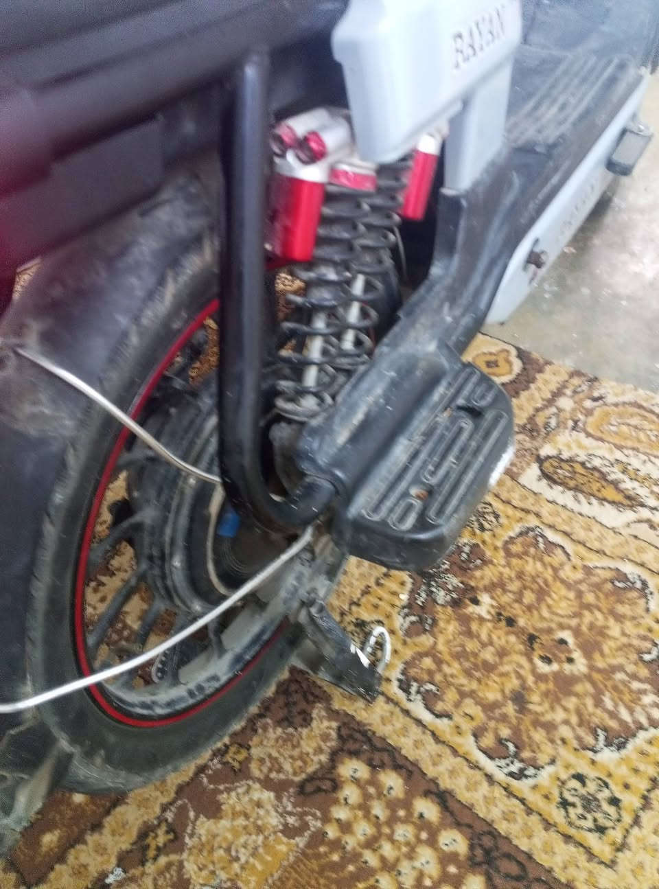 دراجه شحن للبيع جديده اي عيب ما بيها لايتها عالي لونها سمنتي اكبر حجم شاحنه ما بيها عيب بطاريات ما بيهن عيب  بس الاشاره ما تشتغل و الهونر فقط السعر 200 الف قفل المكان كركوك حي الاسره الخاص مفتوح


**إذا كنت صاحب هذا الإعلان وتريد حذفه لأي سبب، رجاءا أرسل رسالة إلى الدعم الفني**