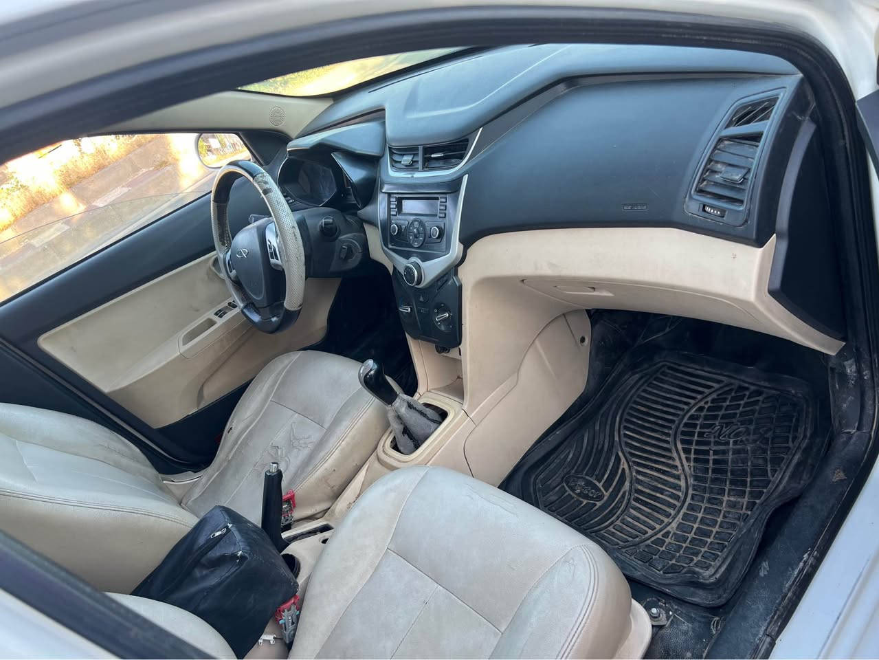 شێری مۆدیل ٢٠١٣ بێ سبوخ  هیچی نیە بەشەرت گێرو مەکینەو توندو تۆلی بەشەرتە نرخی ٥٢ وەرەقە *********** أربيل, العراق
