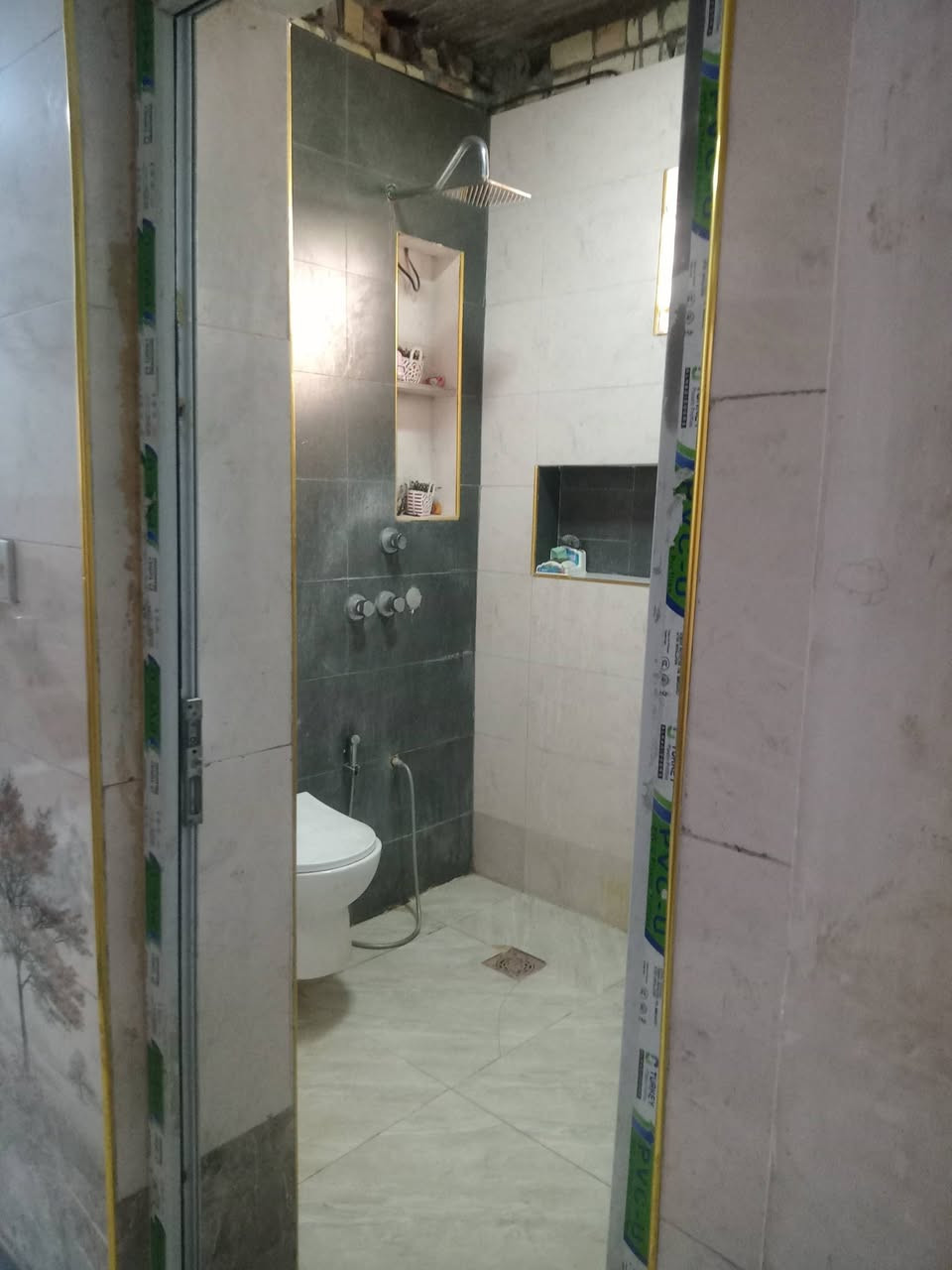 بيت للإيجار
مساحه 100متر مربع 
بيت مفول يحتوي على اربع غرف نوم وصحيات وصاله ومطبخ 
العنوان منطقه رئاسه العبيدي مقابل منطقه أبو علي الدراجي 
***********
