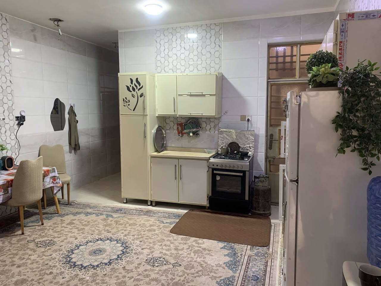 دار للبيع 
المساحه ١٠٠م
٥*٢٠
السريدات بدايه المربع الثاني 
خلف عياده اسنان الدكتور زكي الواقعة في شارع ٢٠ 
الدار يحتوي مدخلين 
 ٢ غرف نوم واستقبال ومطبخ وحمامات ٢ 
بي نقص تغليف الدرج وكاشي الطابق الثاني فقط 
للاتصال *********** متواجد فقط واتساب

